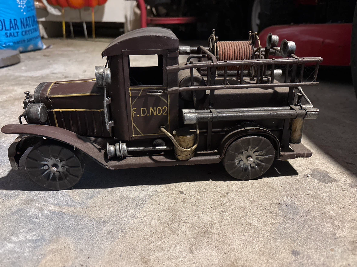 Vintage Metal Fire Truck Model - photo 2