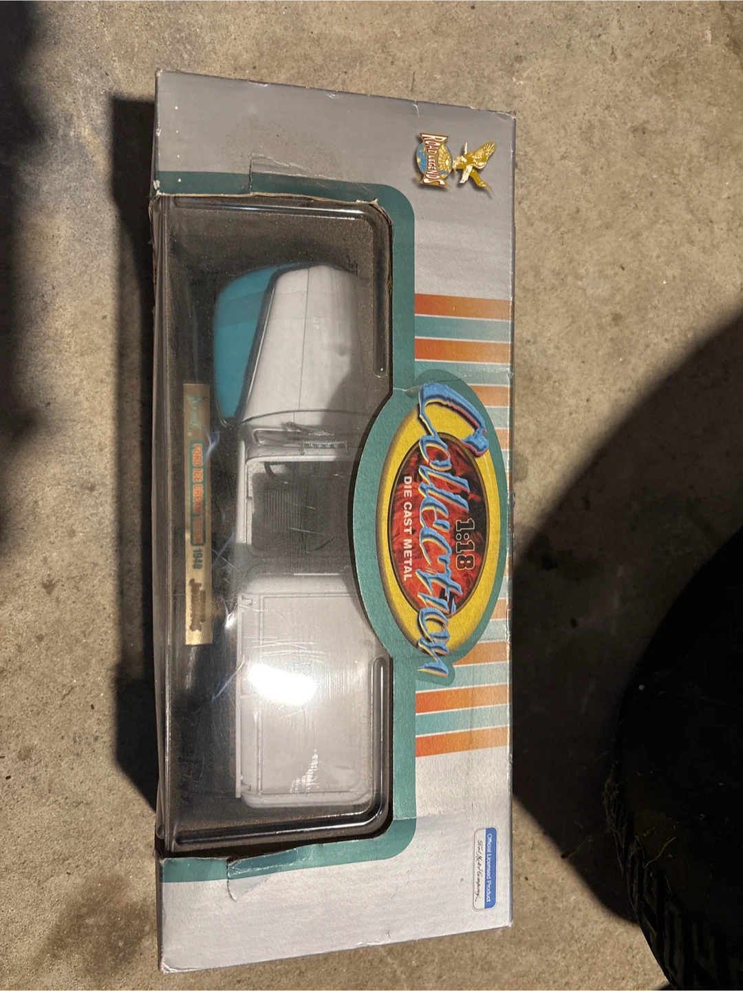 Road Legends 1948 Ford F-1 Ice Cream Truck Die Cast Model - photo 2