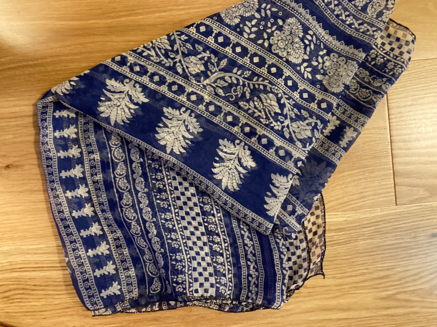 Blue and White Floral Pattern Scarf - photo 3