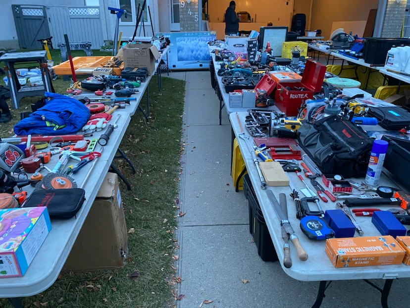 Gigantic Friday Oct 9 Garage sale! 8am- 7pm 945 applewood Dr SE - photo 4