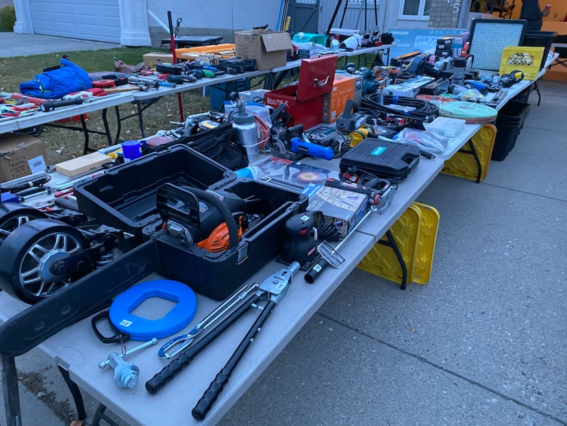 Gigantic Friday Oct 9 Garage sale! 8am- 7pm 945 applewood Dr SE - photo 5