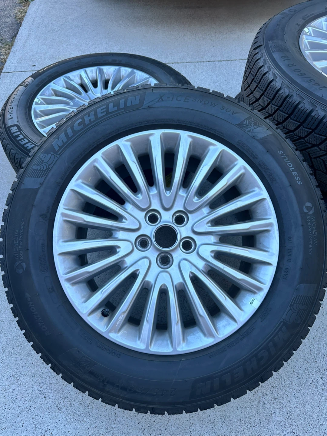 Michelin X-Ice Snow SUV Tires 245/60 R18 - photo 3