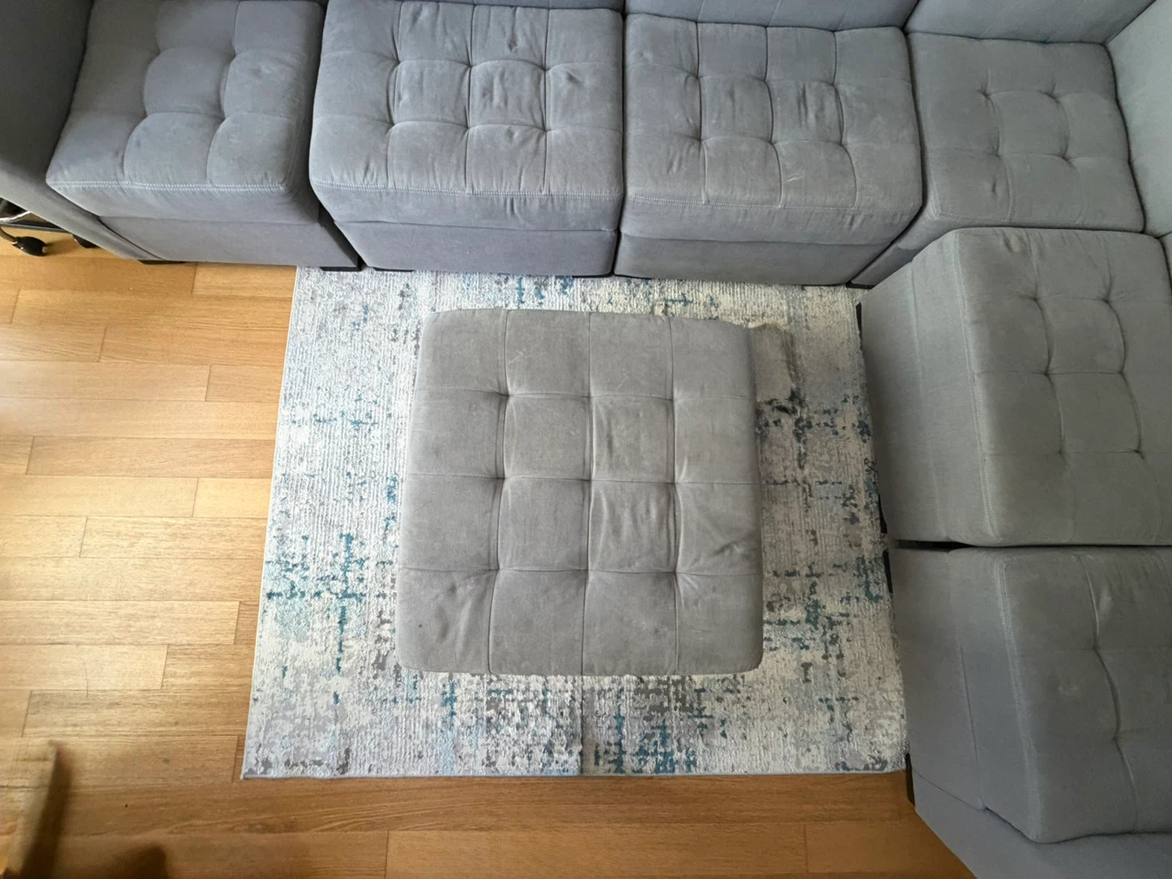 Gray Tufted Sectional Sofa with Ottoman - photo 3