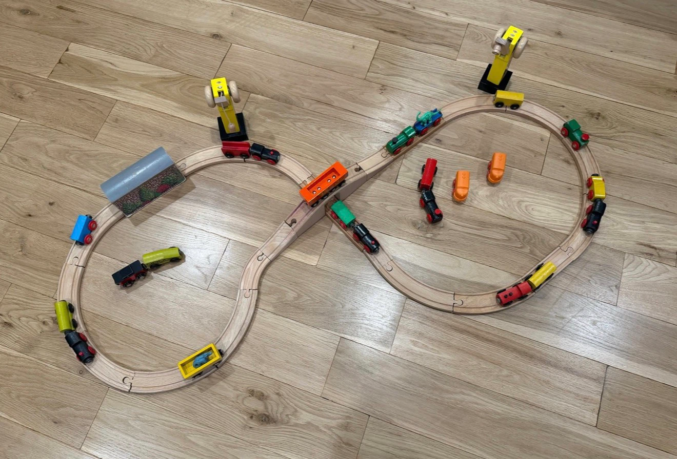 Wooden train set works with Thomas & Friends - photo 2