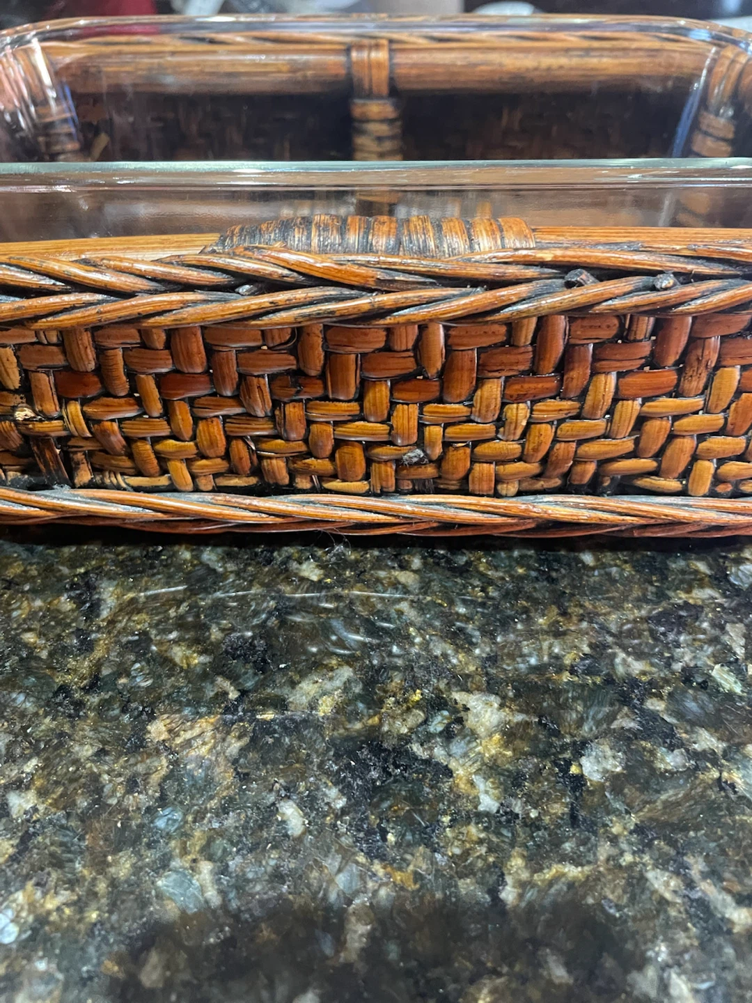 Pyrex 1.5L Glass Baking Dish with Wicker Holder - photo 2