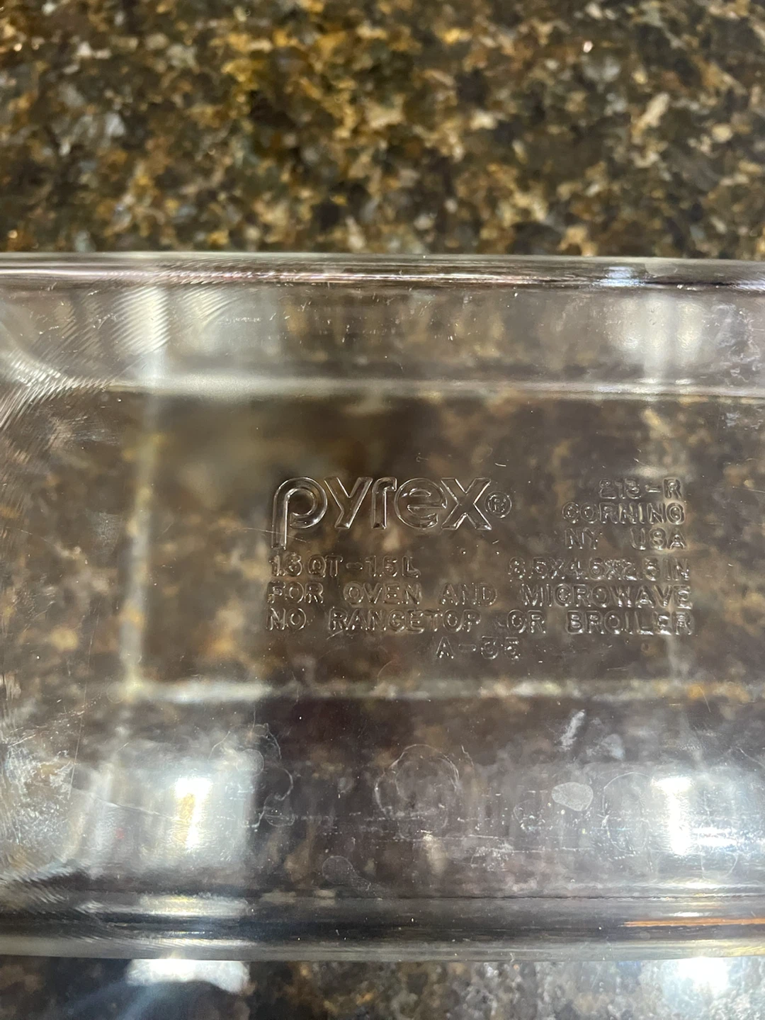 Pyrex 1.5L Glass Baking Dish with Wicker Holder - photo 3