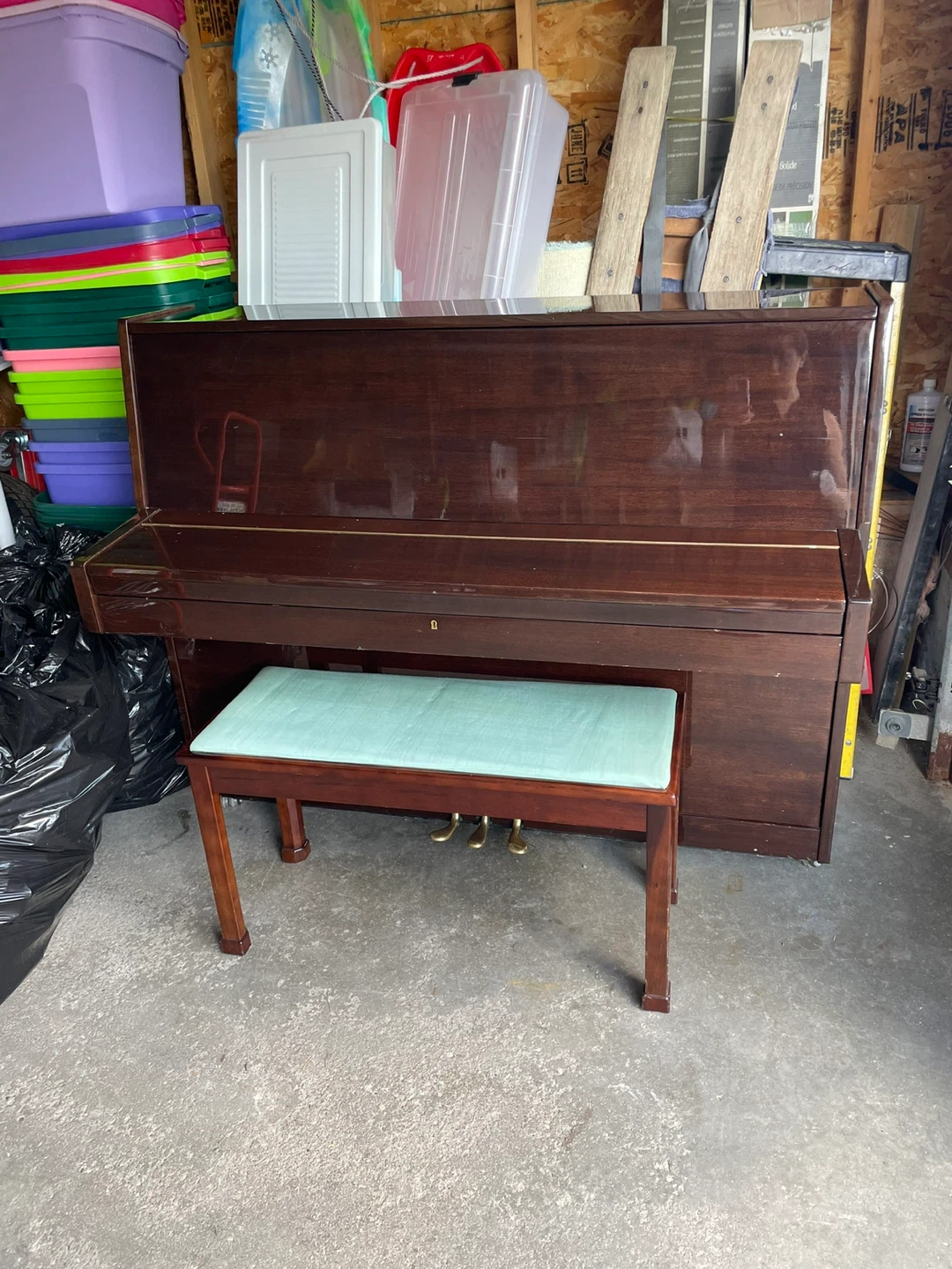 FREE,Hastings Upright Piano with Bench.