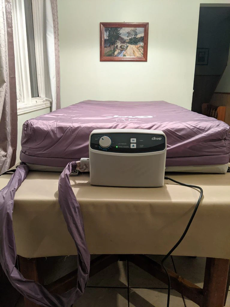 Delivery!- Medical Alternating Air Mattress and Hospital Bed - photo 4