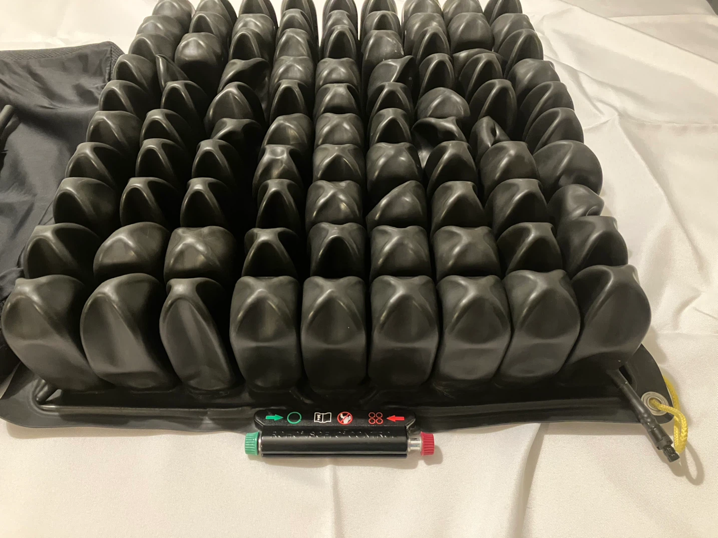 Delivery- QuadroSelect Roho Cushion (High Profile) 17” by 18” - photo 2