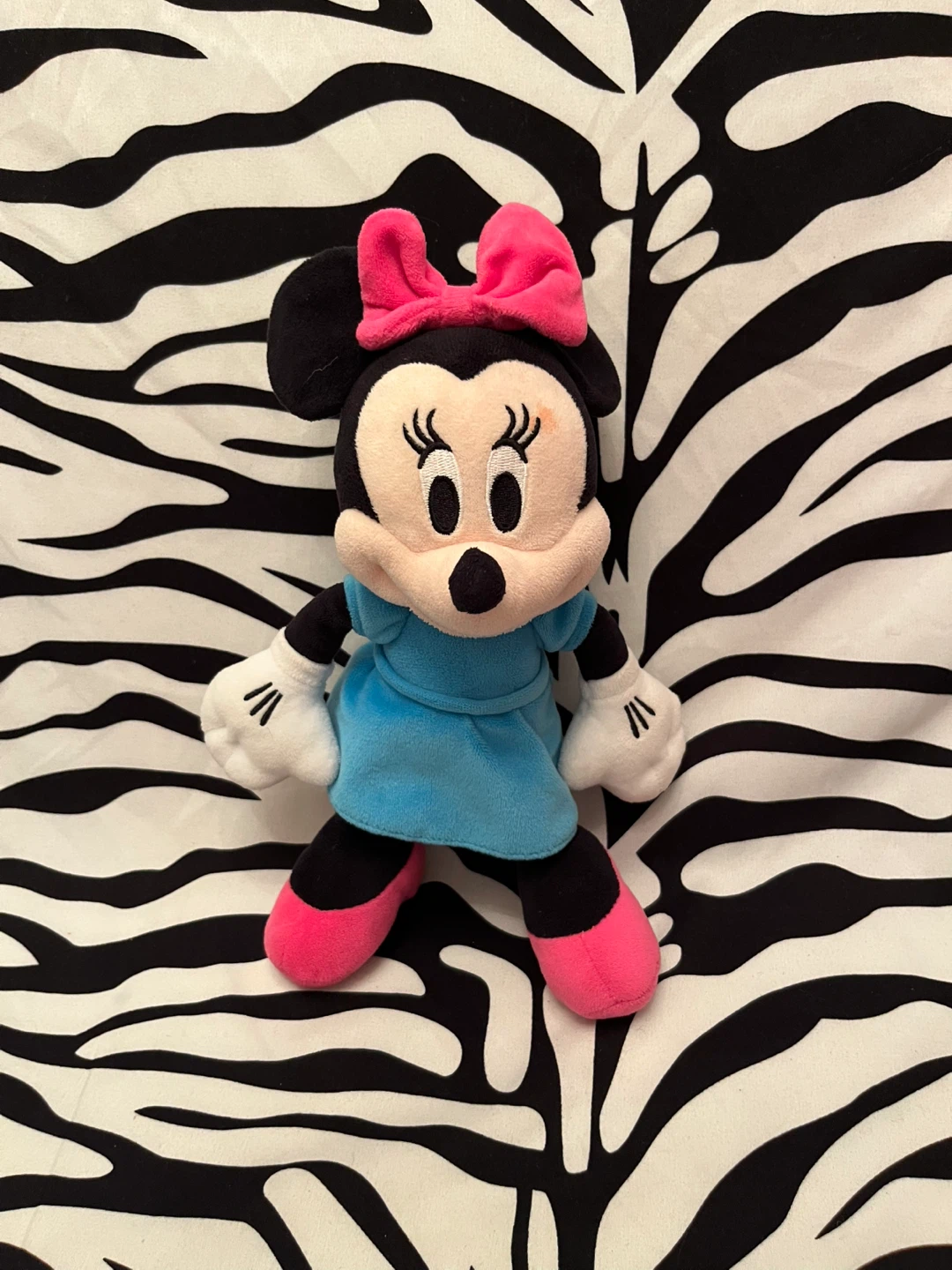 🩷 11 inch Disney Minnie Mouse Plush in blue dress 🩷