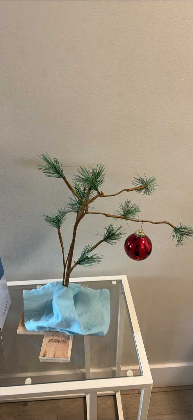 Peanuts Charlie Brown Christmas Tree - photo 4