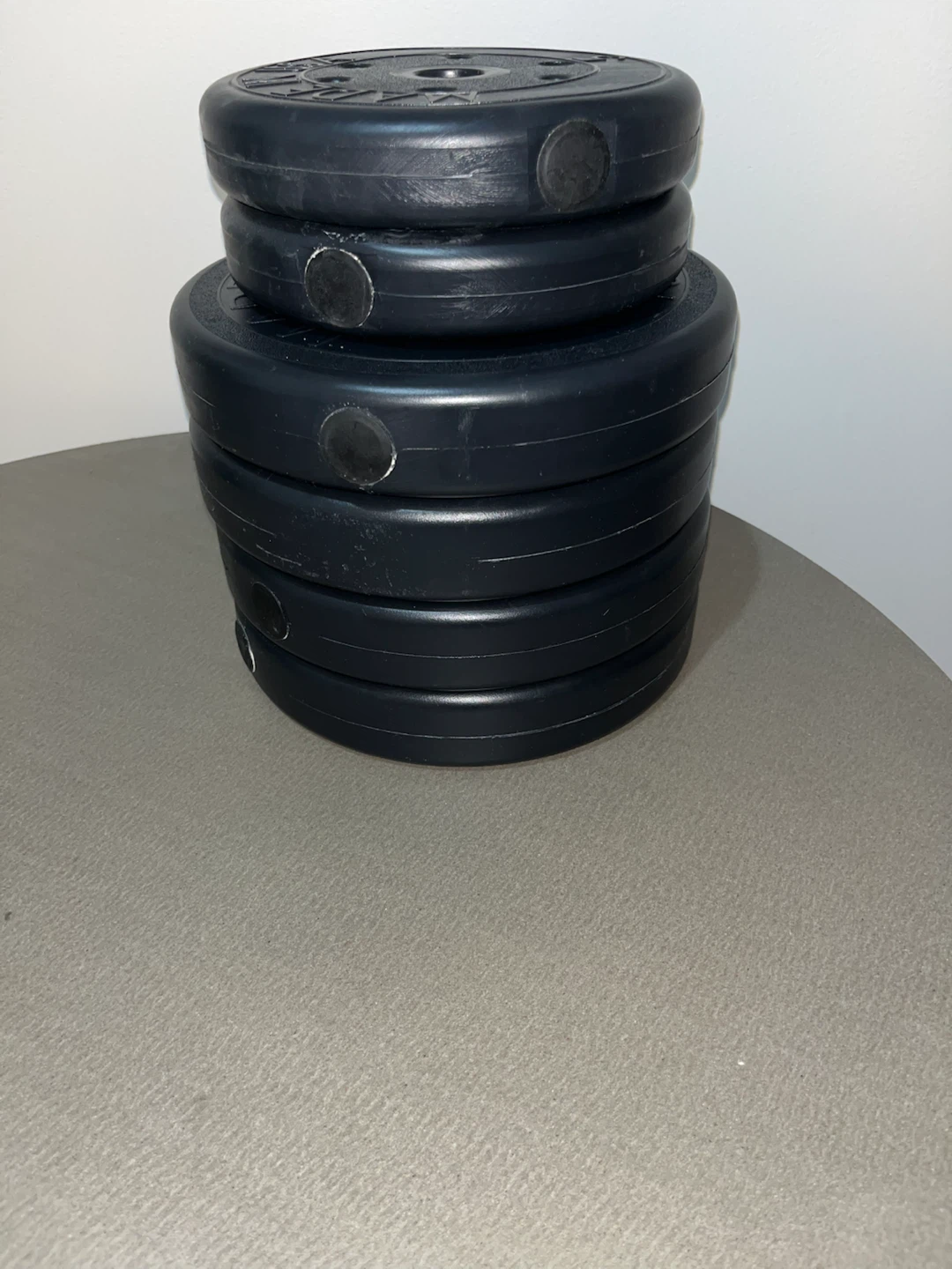 Set of 6 Black Weight Plates (10lb x 4, 5lb x 2) - photo 5