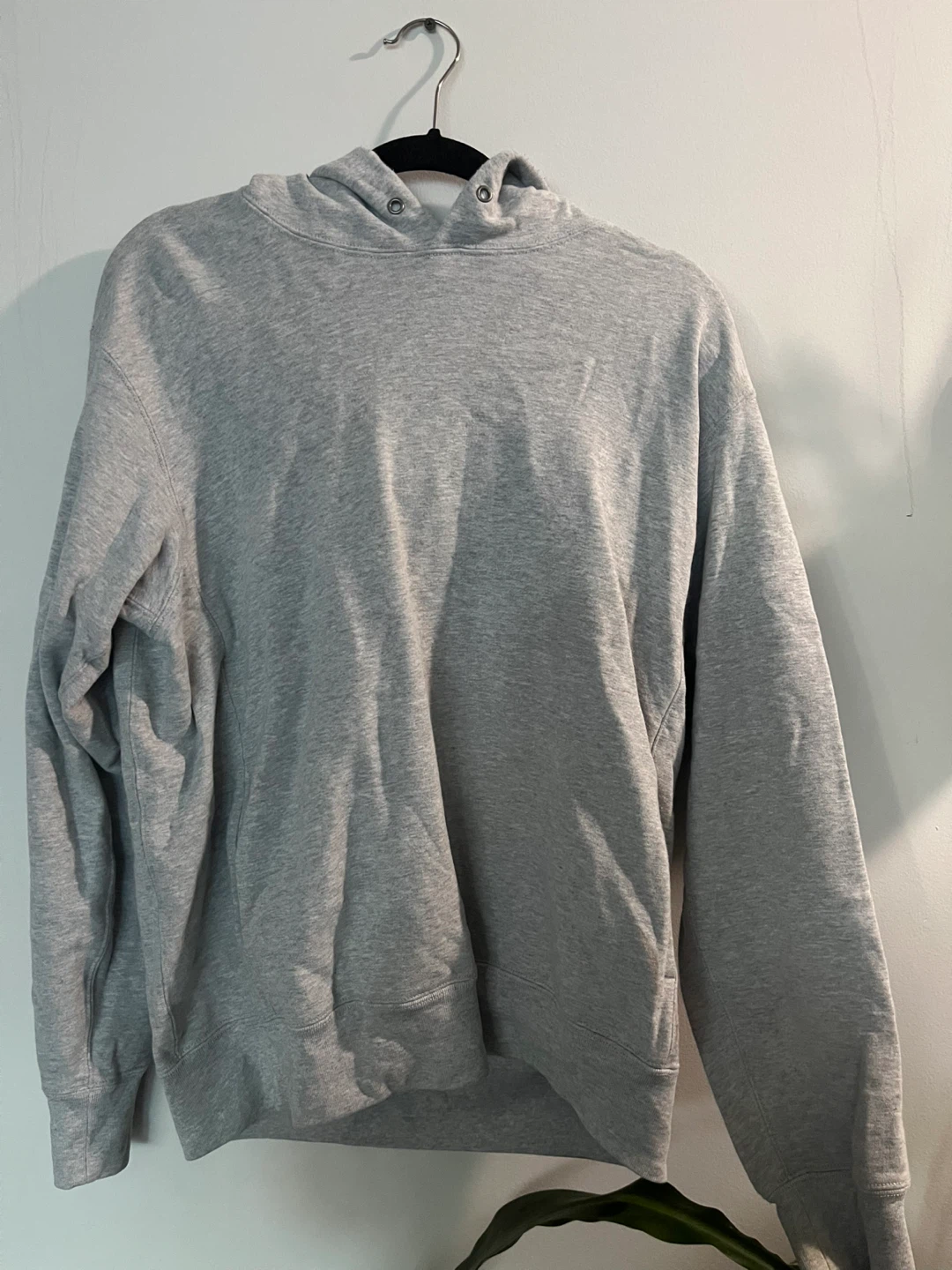 Uniqlo Gray Hooded Sweatshirt