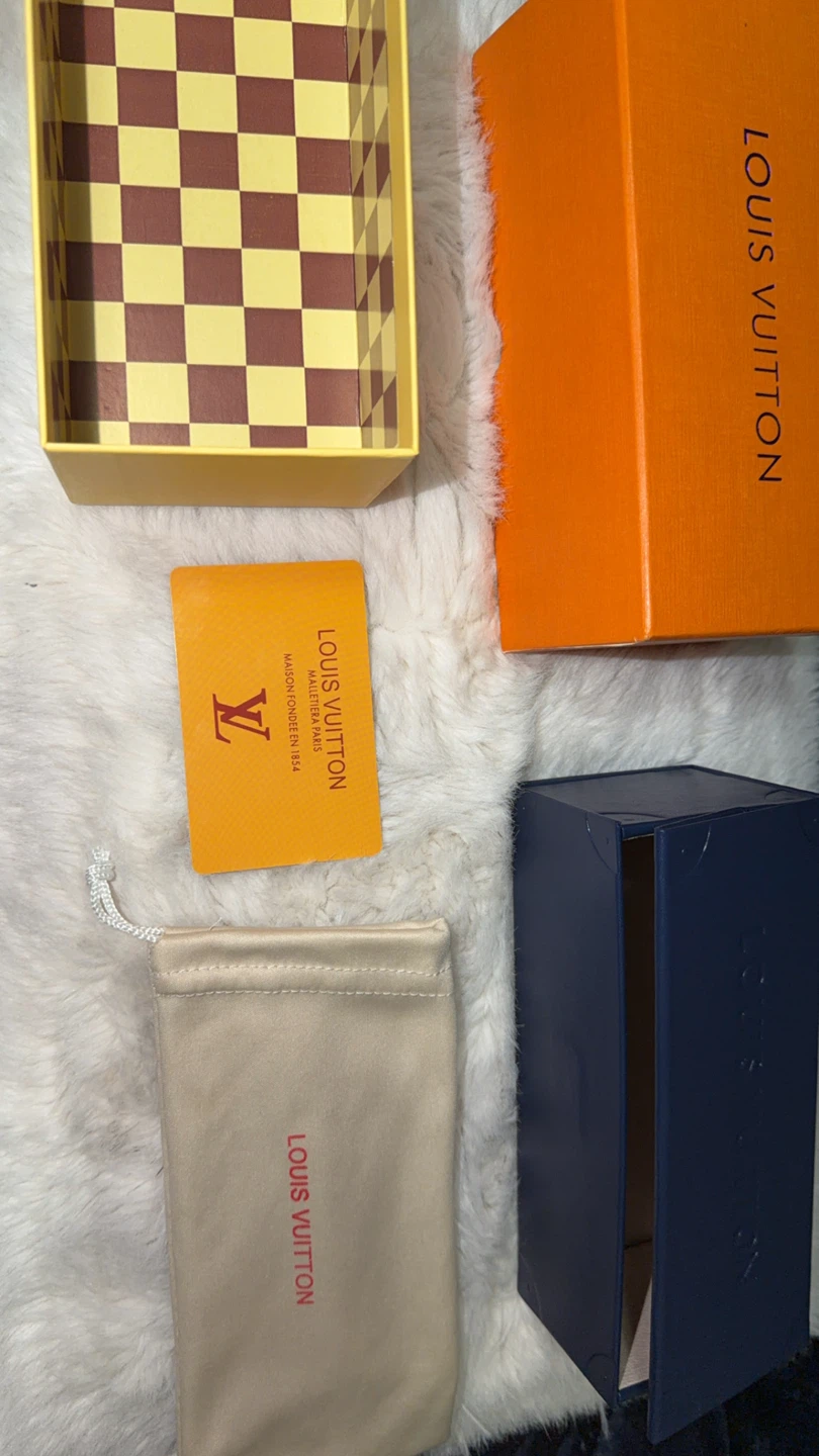 Louis Vuitton Sunglasses with Case and Box and Card - photo 2