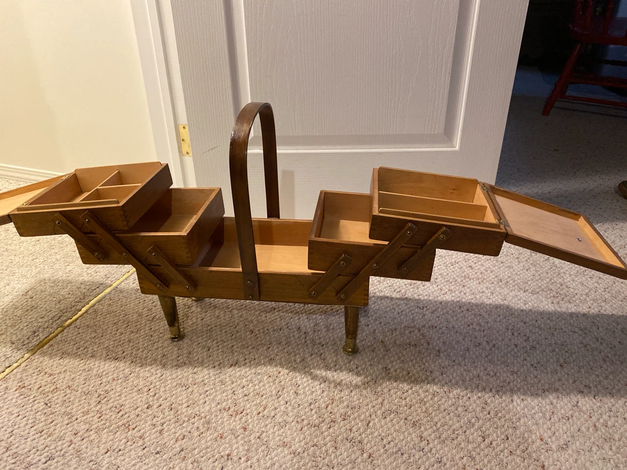 Vintage Wooden Accordion Sewing Box - photo 2