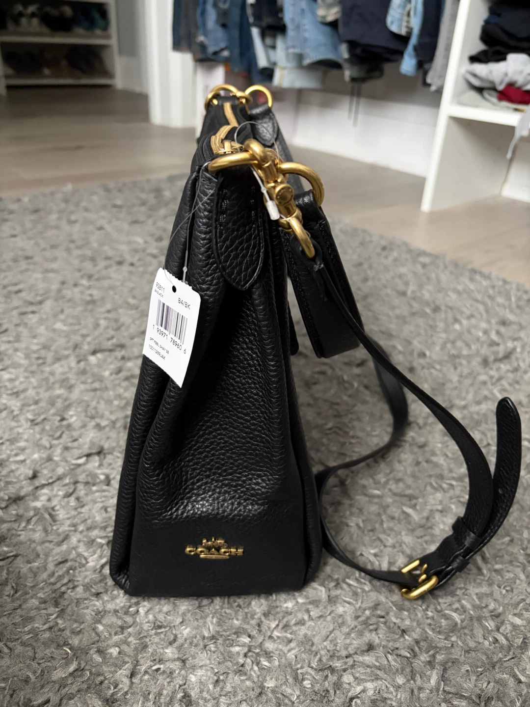 Authentic Brand New Coach Shay Bag - photo 3