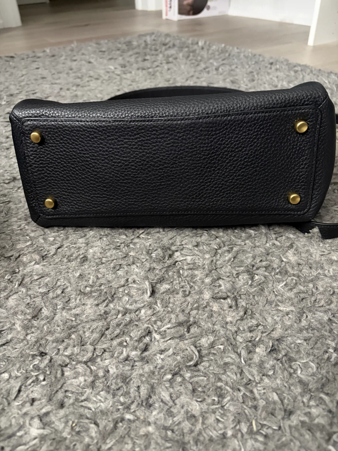 Authentic Brand New Coach Shay Bag - photo 4
