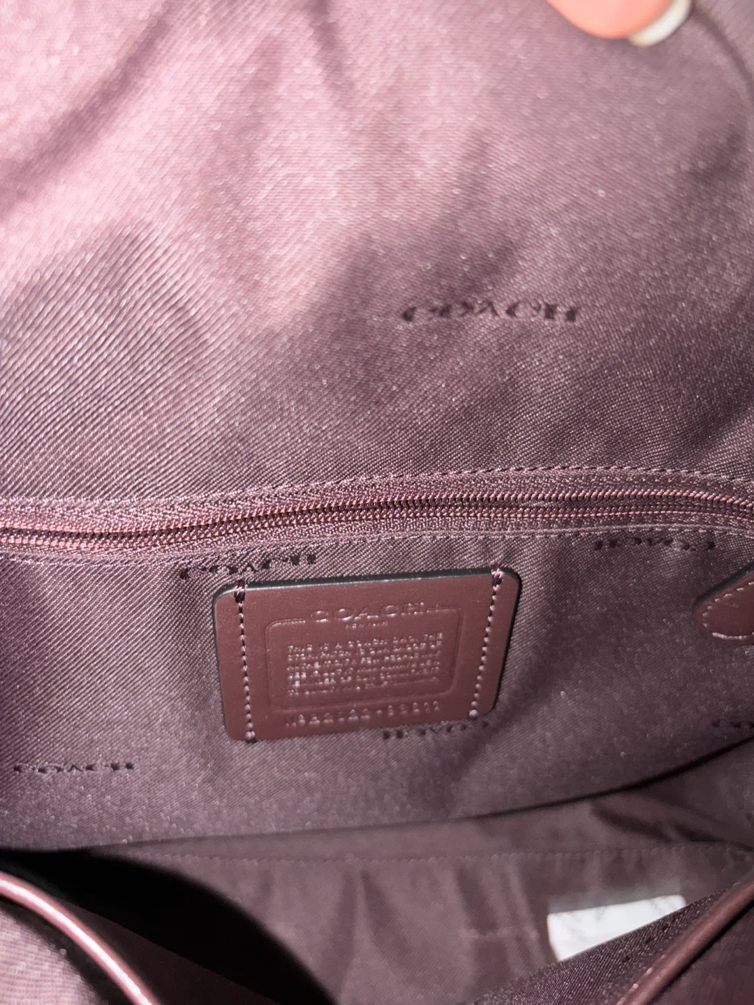 Authentic Brand New Coach Shay Bag - photo 5