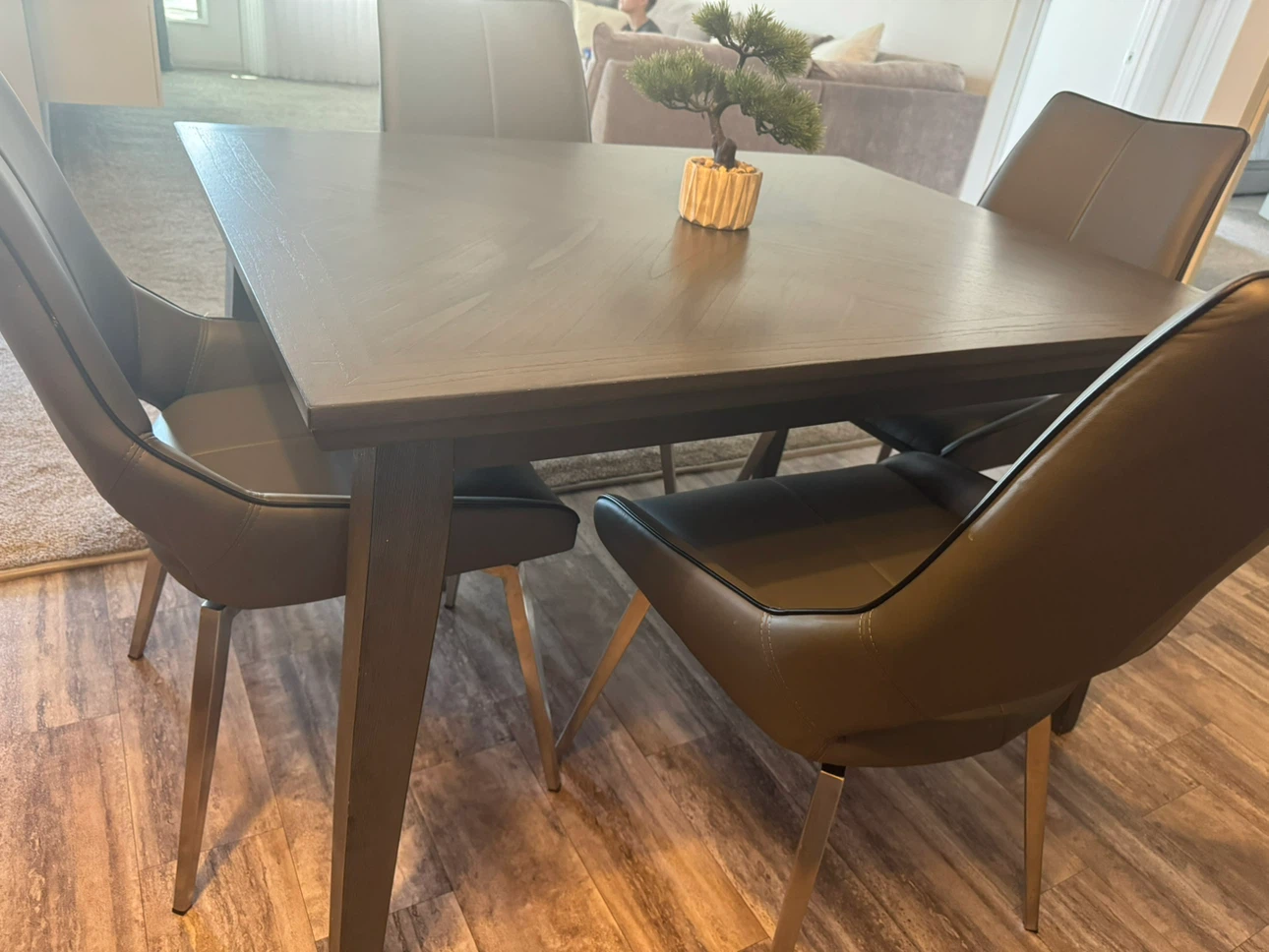 Dining Table - photo 4