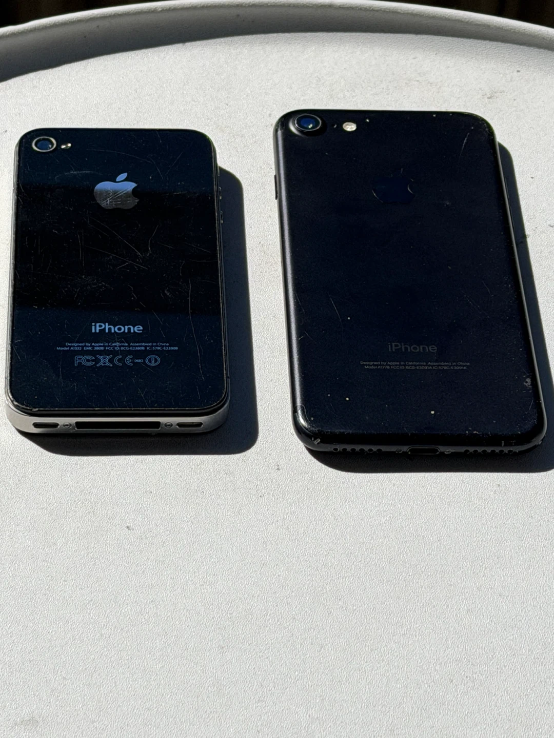 PARTS ONLY - Apple iPhone 4 (A1332) and iPhone 7 (A1778) bundle - photo 2
