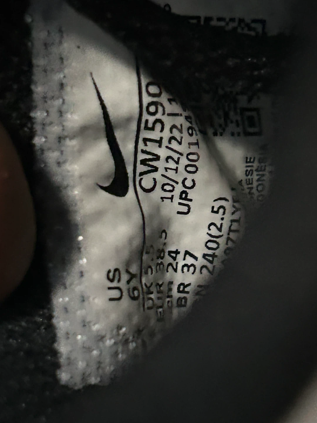 Nike Dunk Low Black and White Size 6Y - photo 5