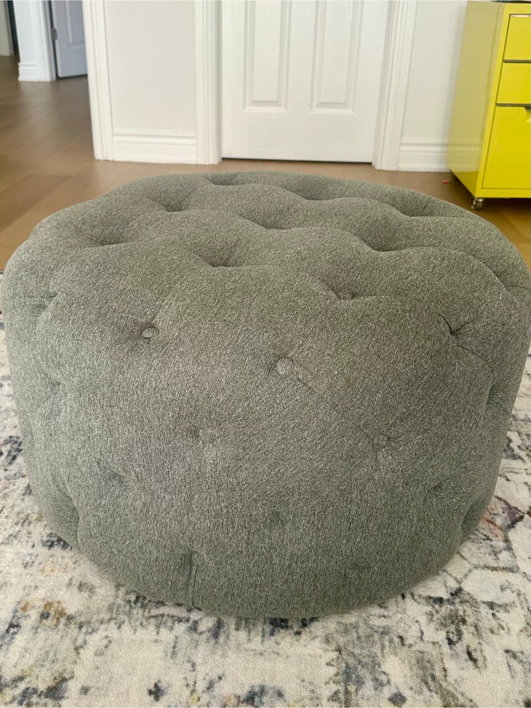 Grey Round Tufted Ottoman – Urban Barn – Excellent Condition - photo 3