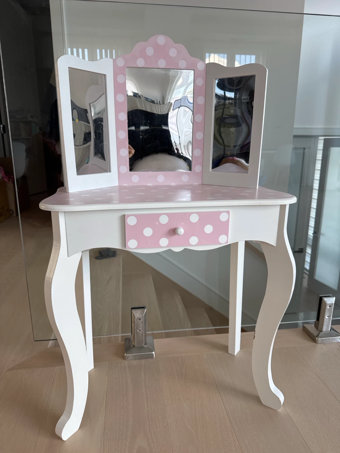 Kids Vanity Table with Mirror