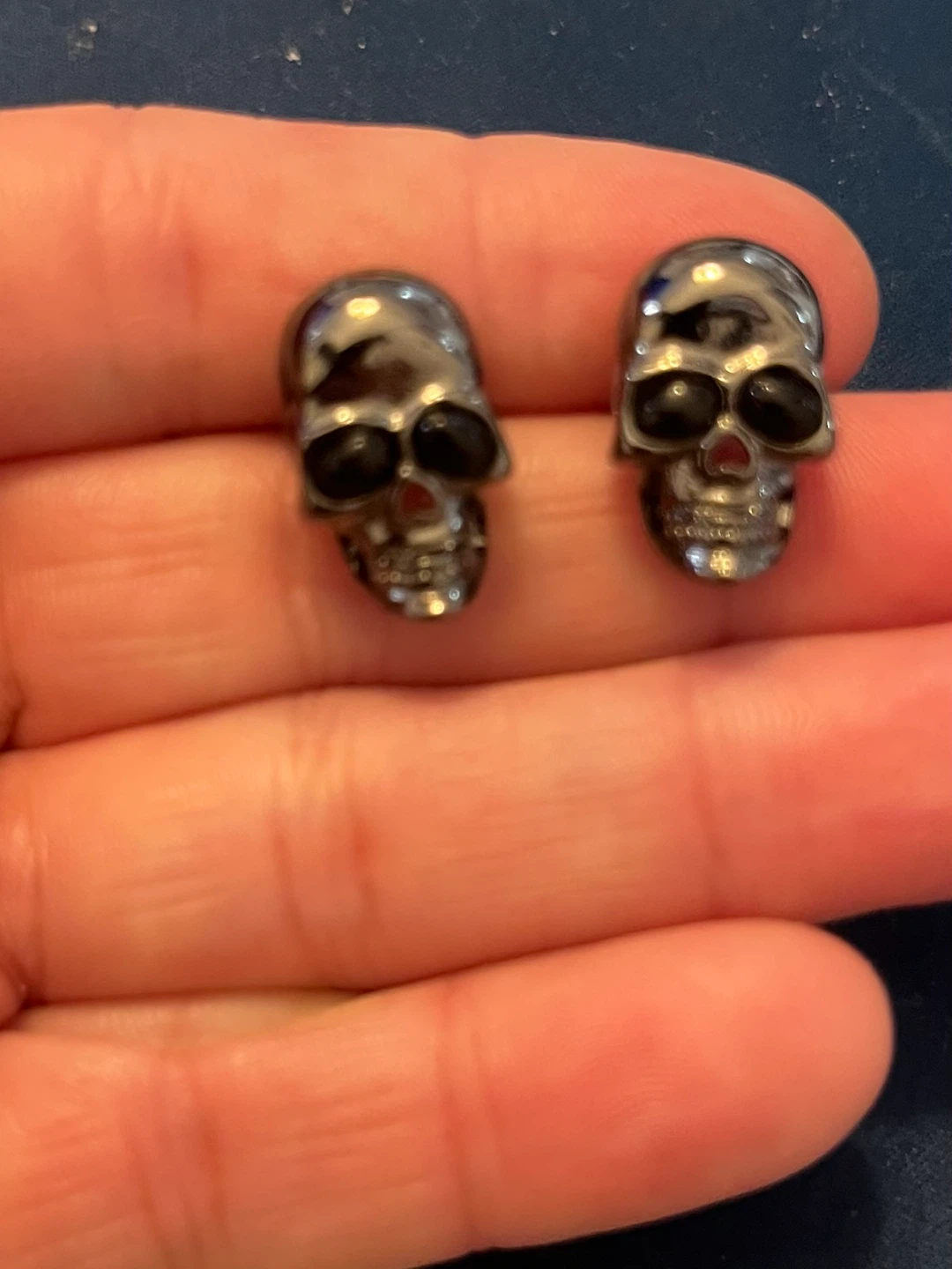 Skull stud earrings