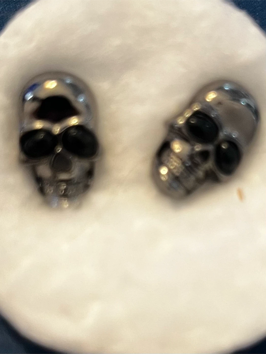 Skull stud earrings - photo 2
