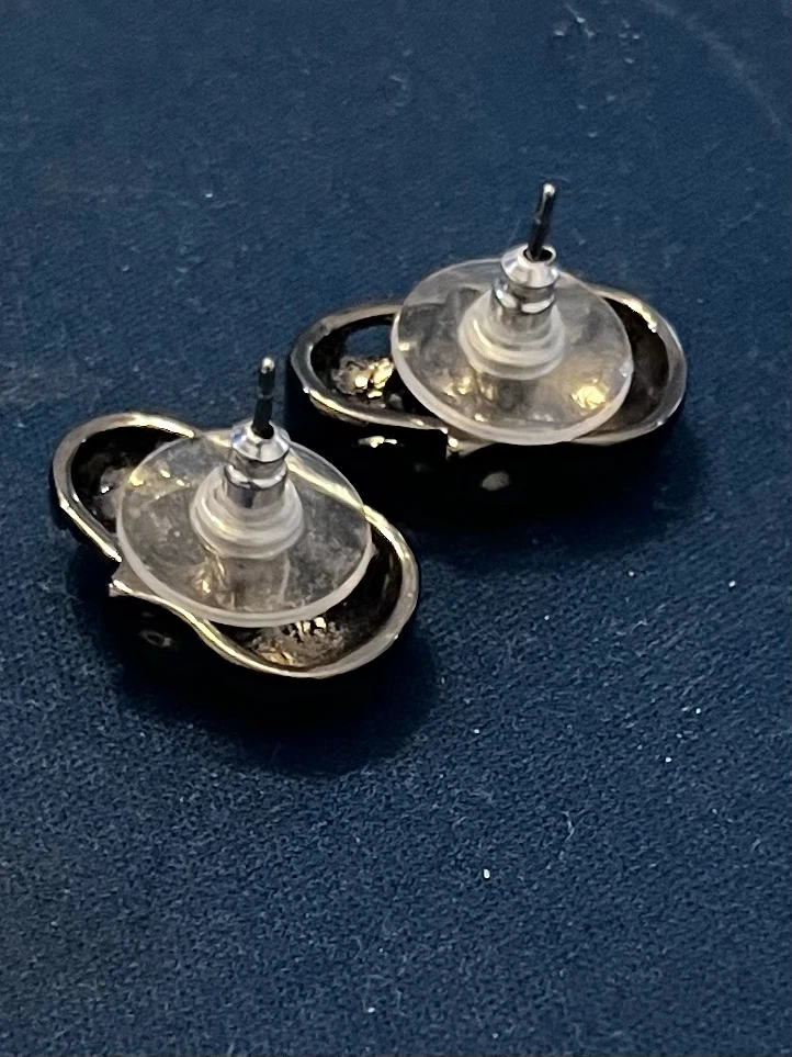 Skull stud earrings - photo 3