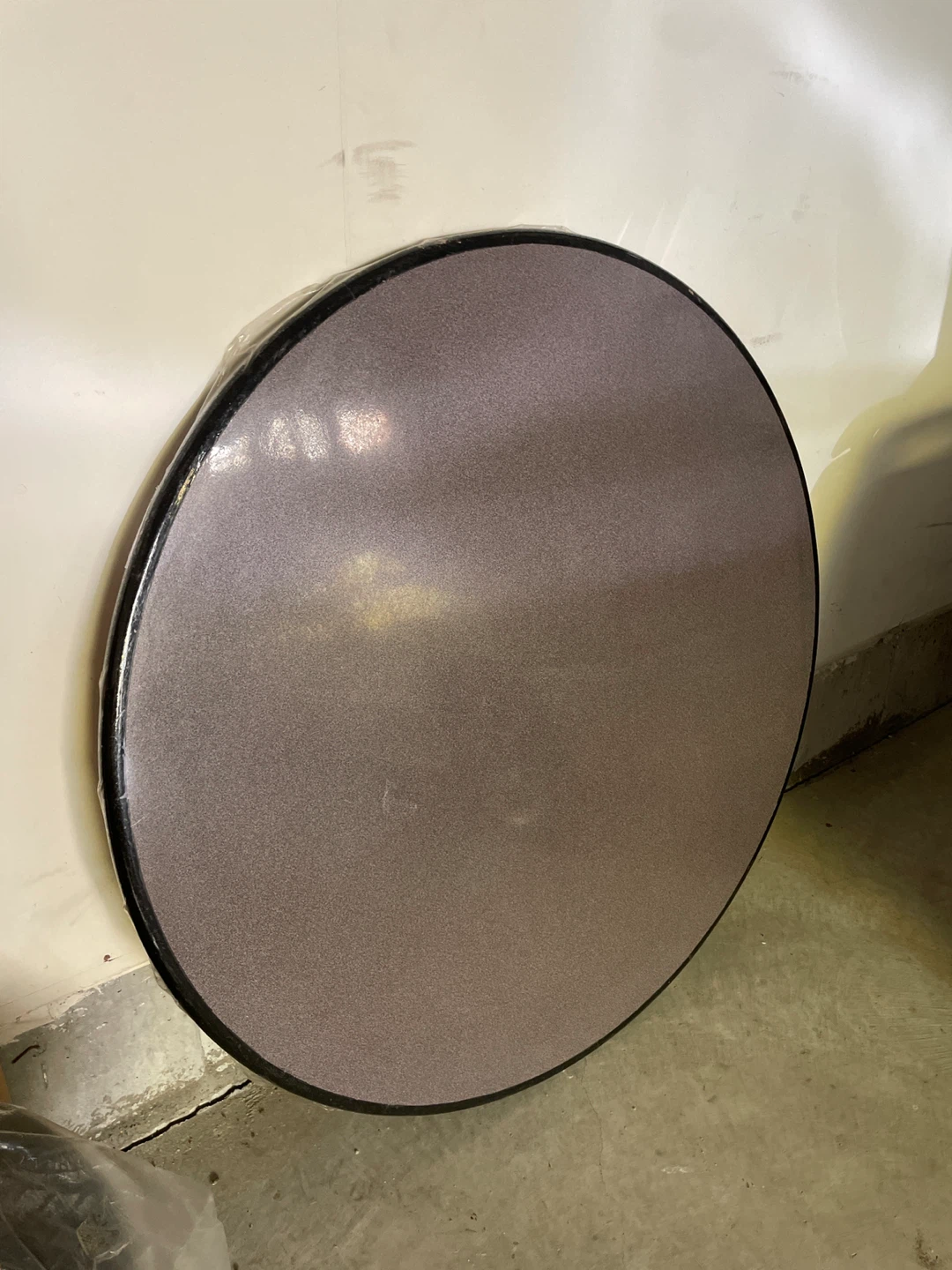 Round table top