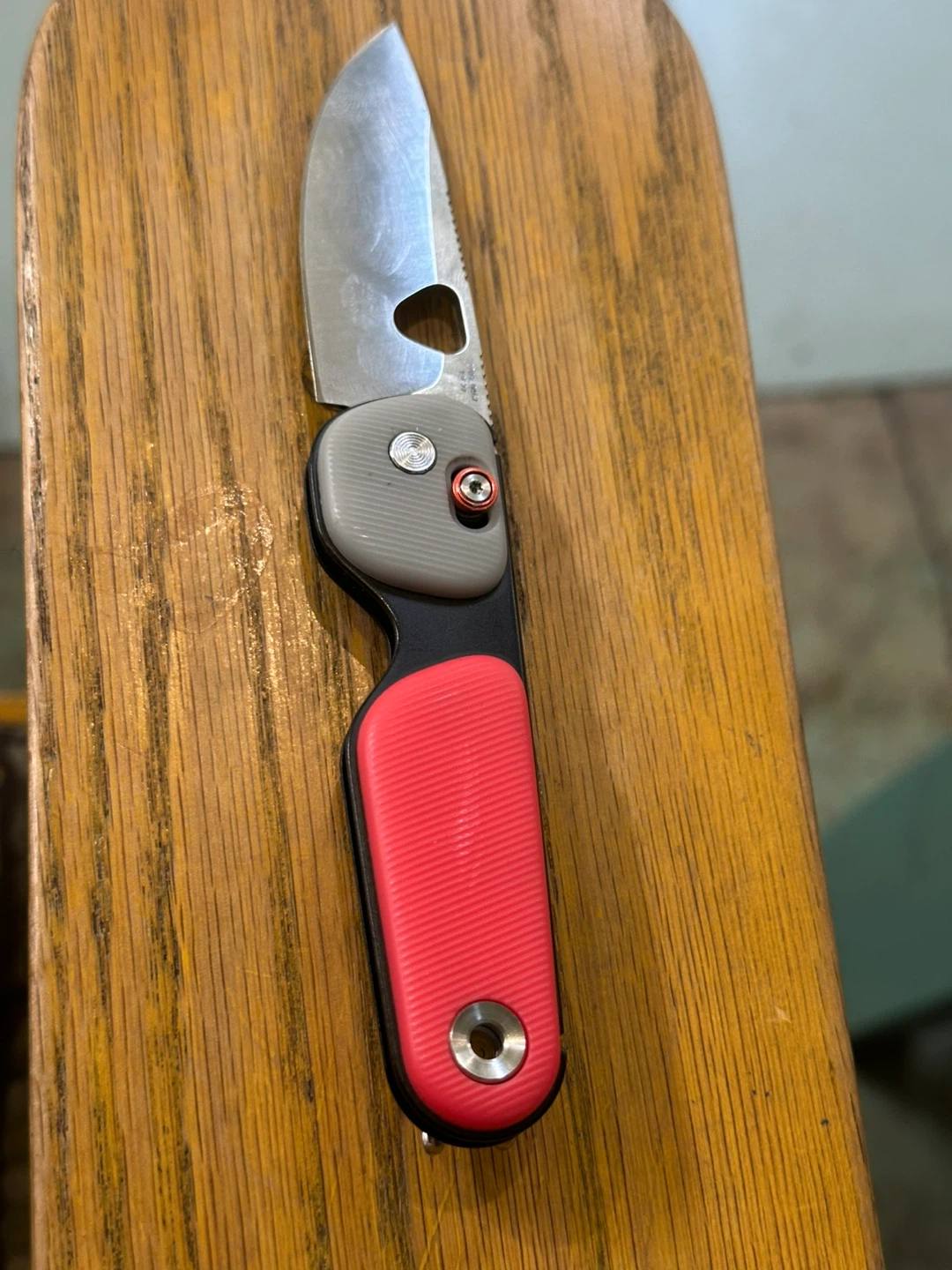 The James Brand The Redstone Pocket Knife