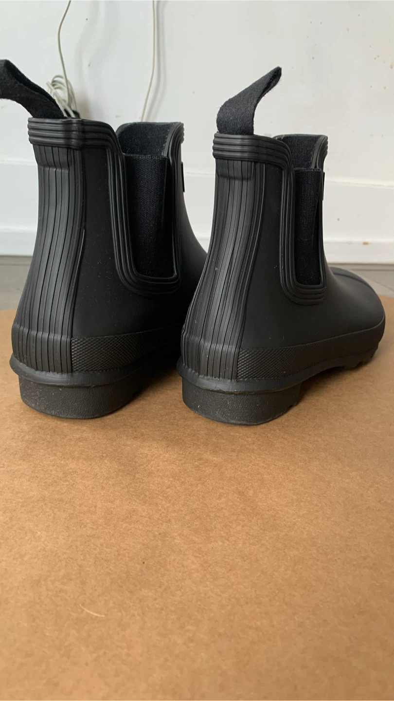 Hunter Chelsea Boots Black, size US8 - photo 3