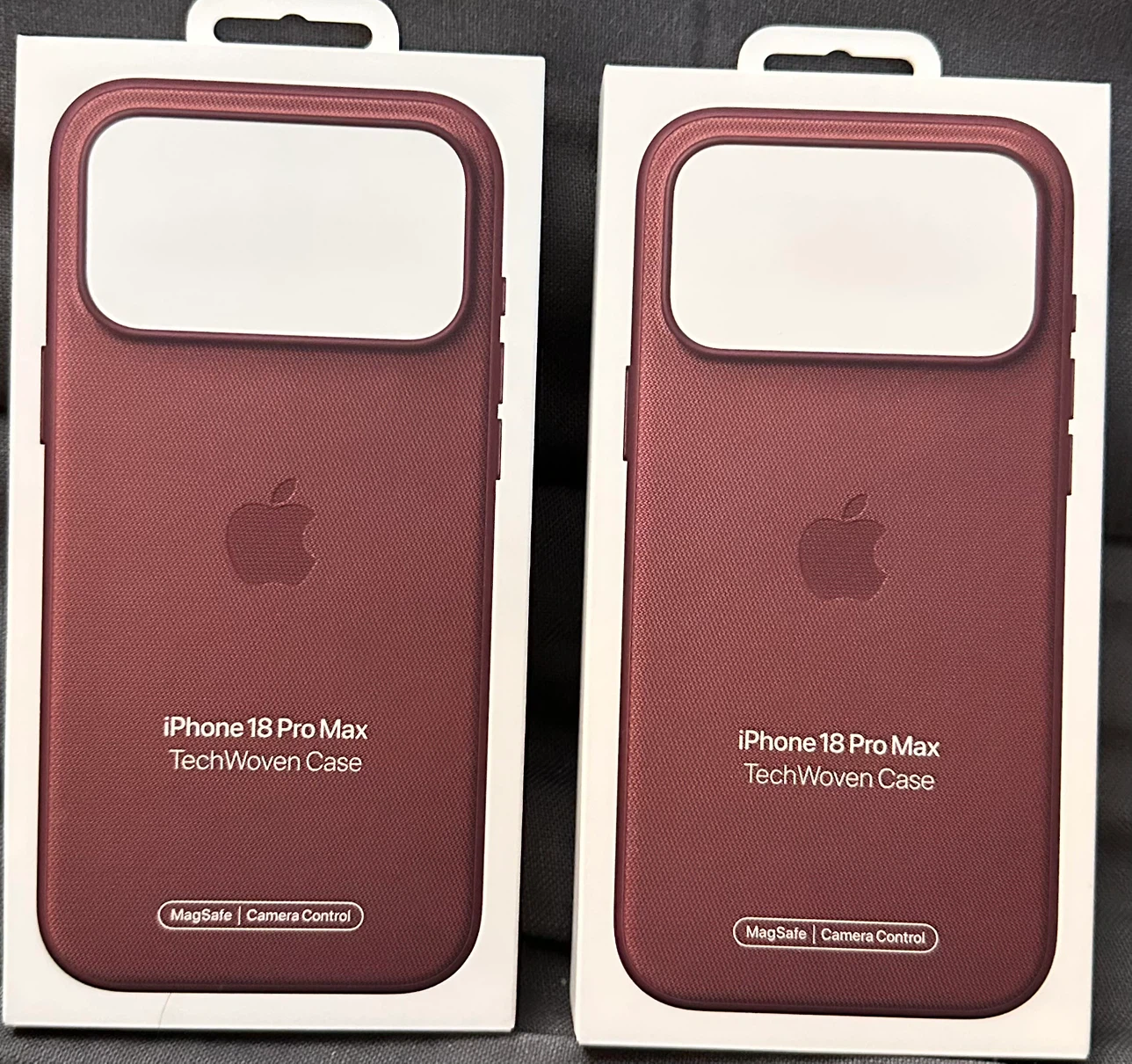 [BNIB] Official Apple iPhone 18 Pro Max TechWoven Case
