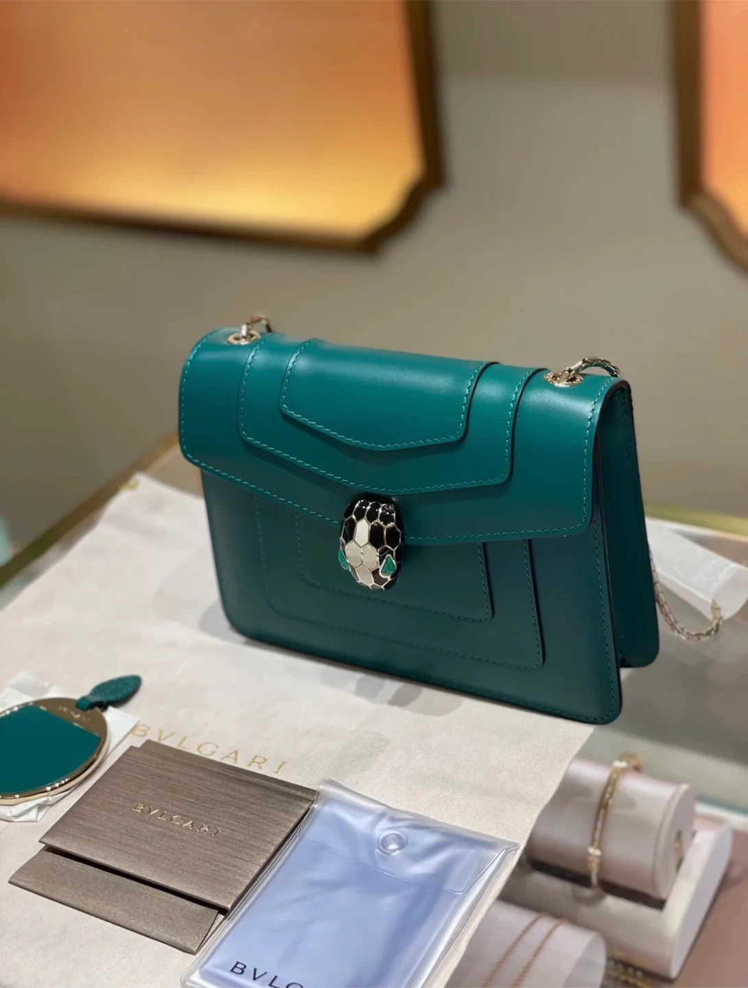 Brand new Bvlgari Serpenti Forever Shoulder Bag Emerald Green - photo 5