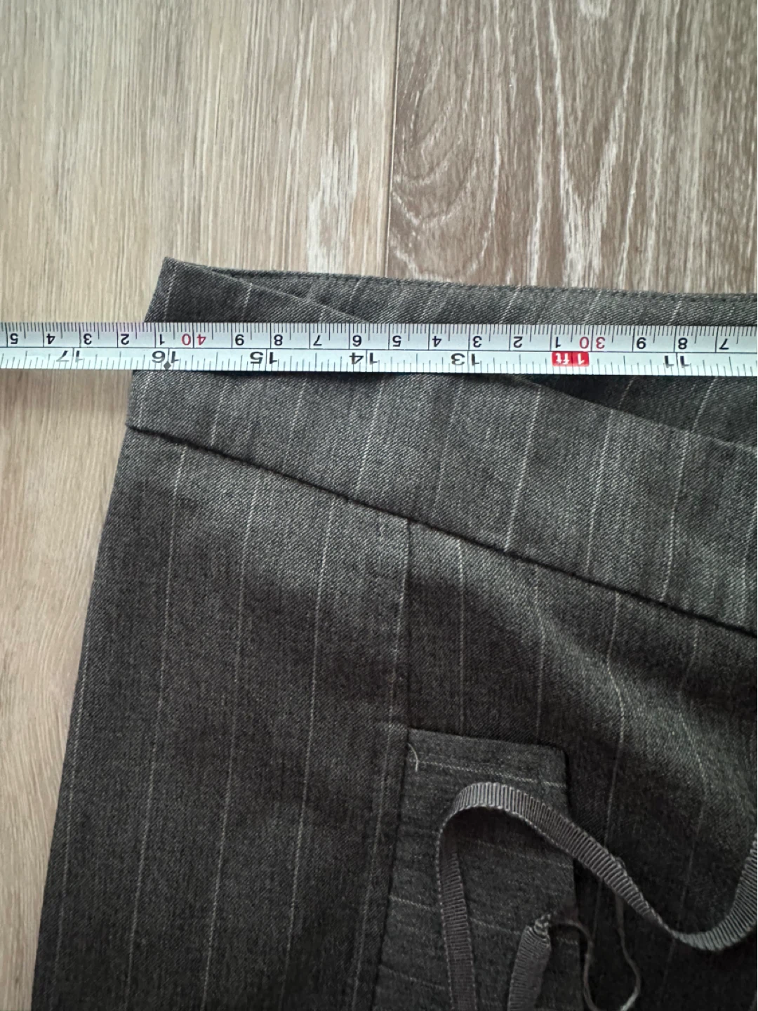 Ya-Ya Pinstriped Wool Trousers Size 6 - photo 3