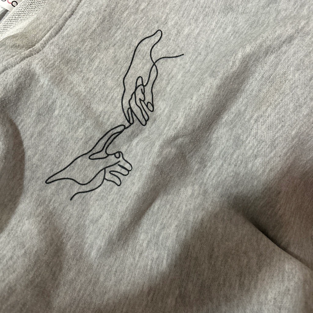 Grey sweatshirt with line art design - photo 3