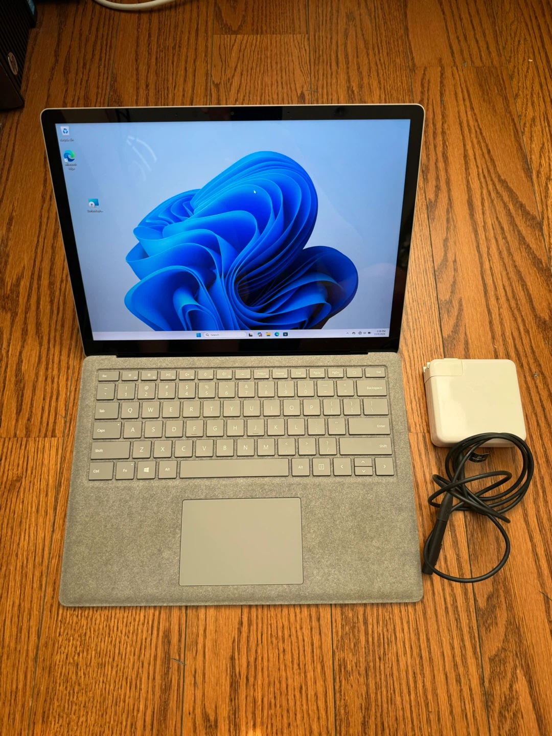 Microsoft Surface Laptop 8GB RAM 256GB SSD Touchscreen