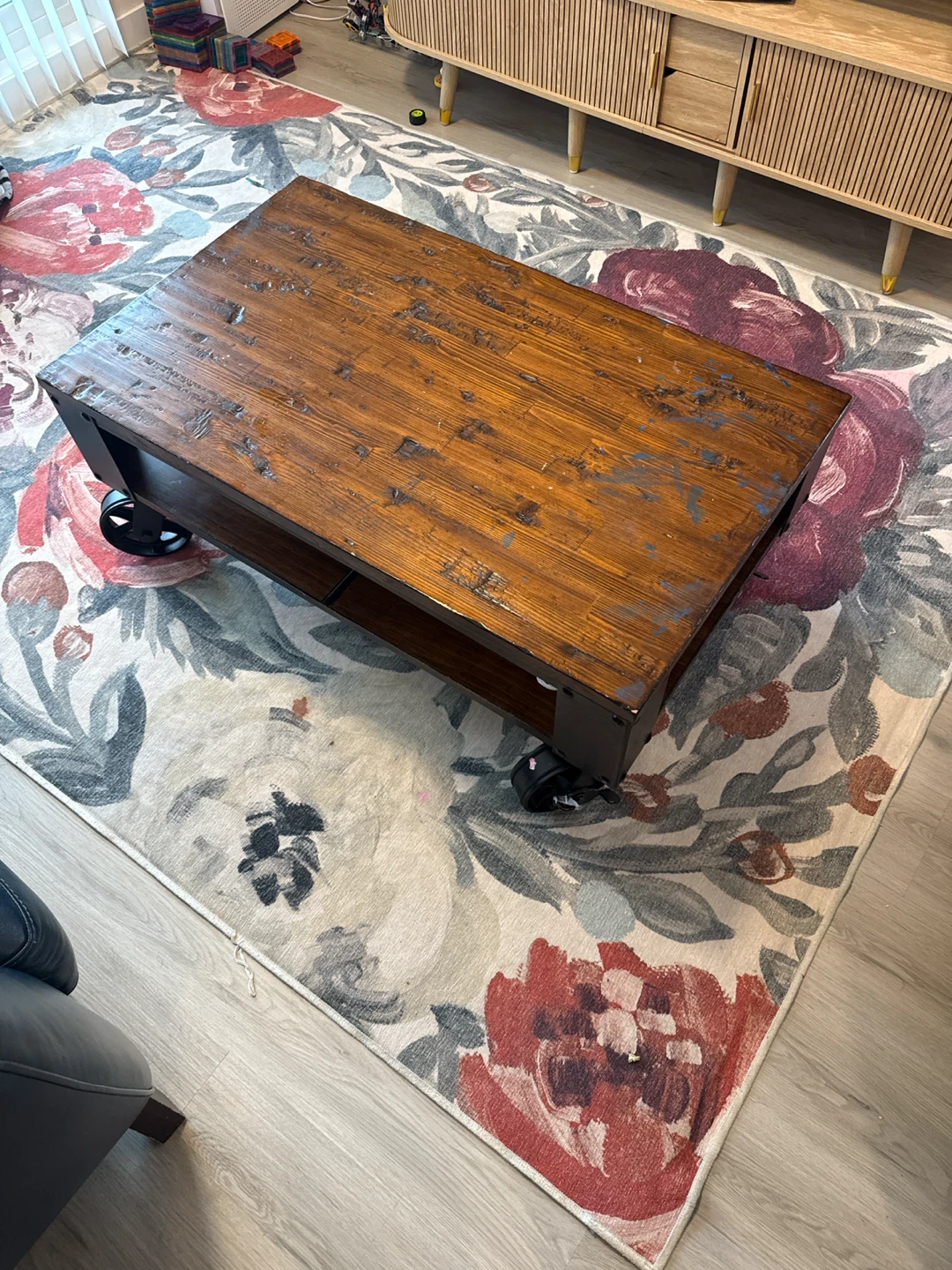 Coffee Table with Wheels - photo 3