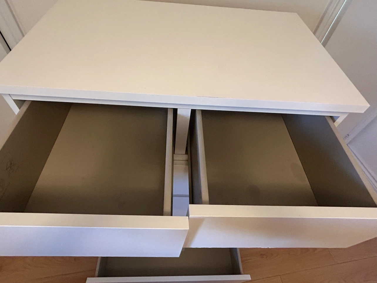 White 6-Drawer Dresser