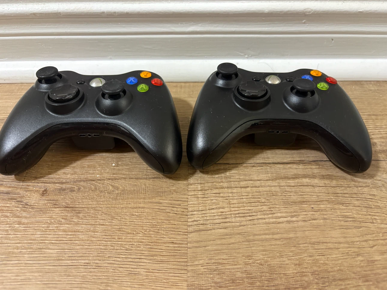 Two Xbox 360 Wireless Controllers - photo 2
