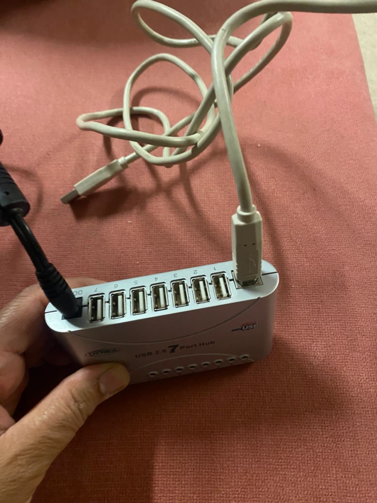 Dynex USB 2.0 7-Port Hub - photo 2