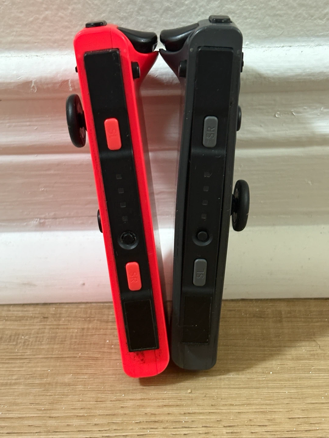 Nintendo Switch Joy-Cons (Neon Red / Gray Pair) - photo 4