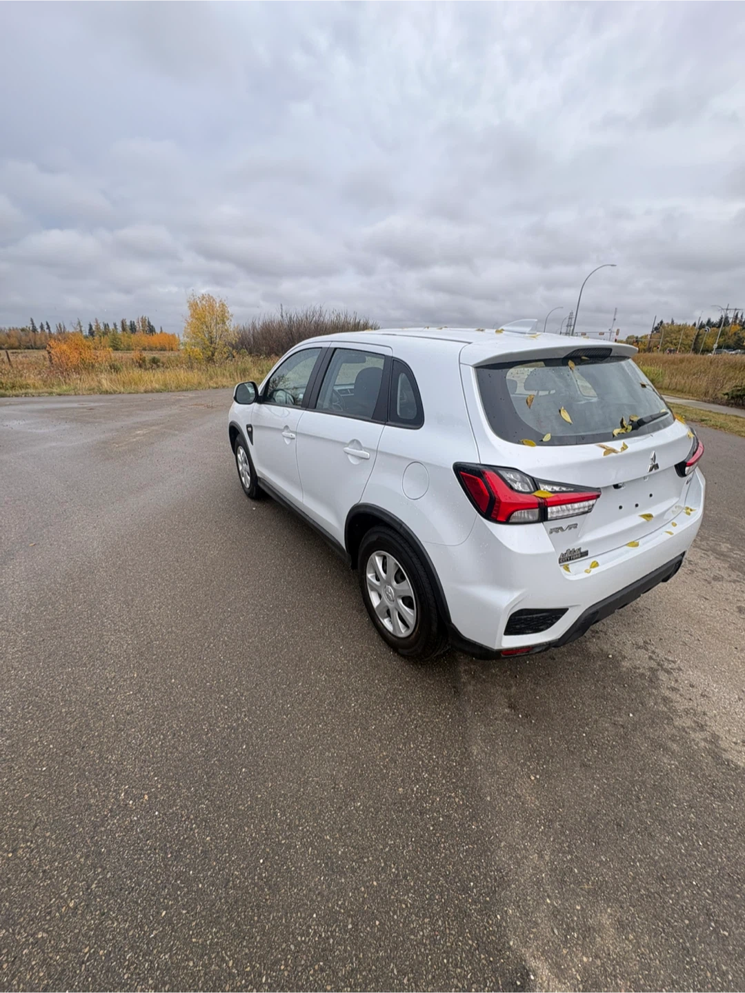 Mitsubishi RVR White SUV - photo 2