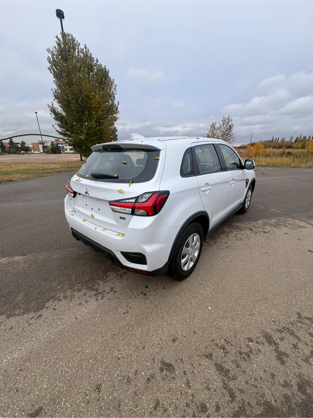 Mitsubishi RVR White SUV - photo 3