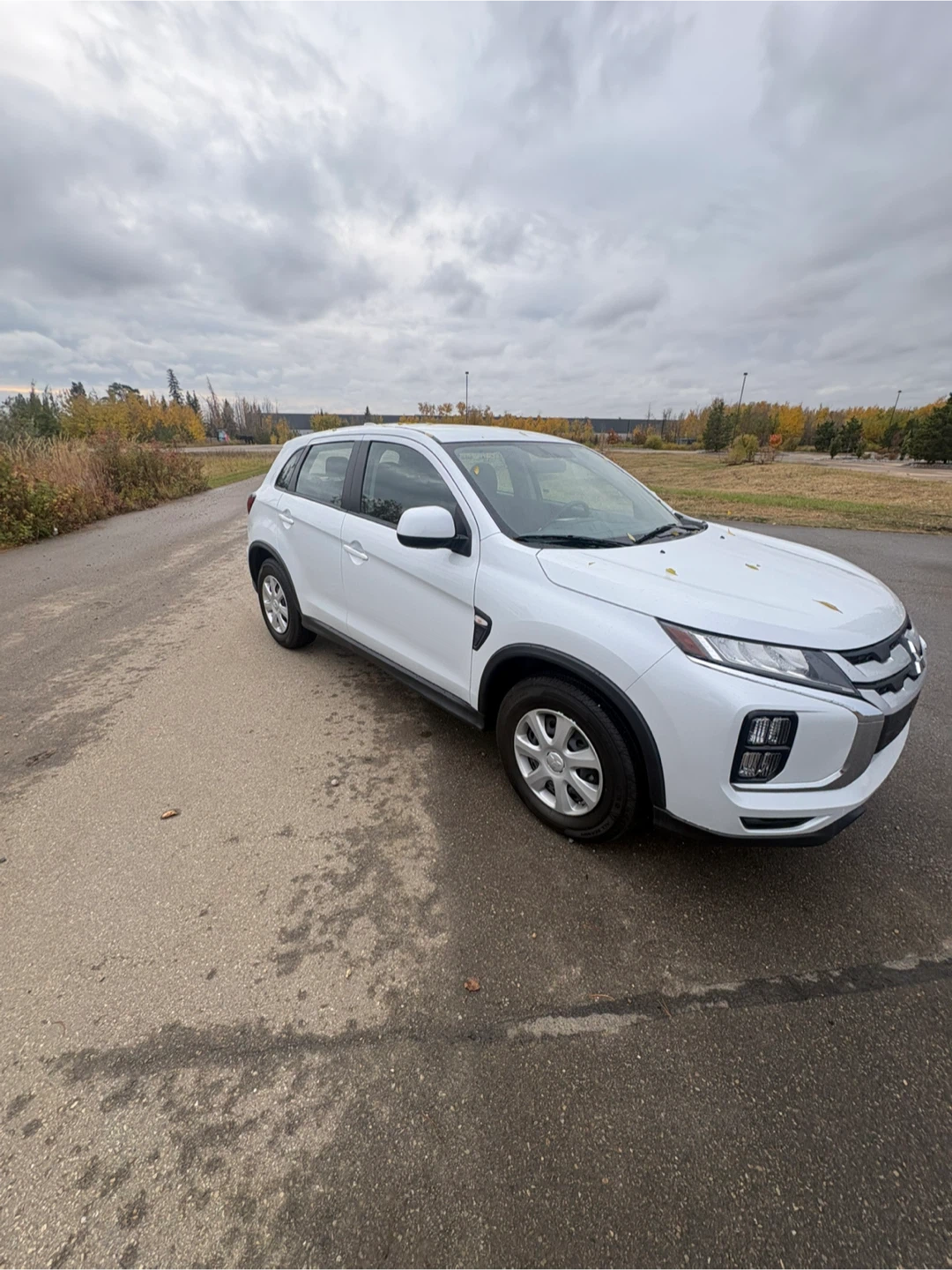 Mitsubishi RVR White SUV - photo 4