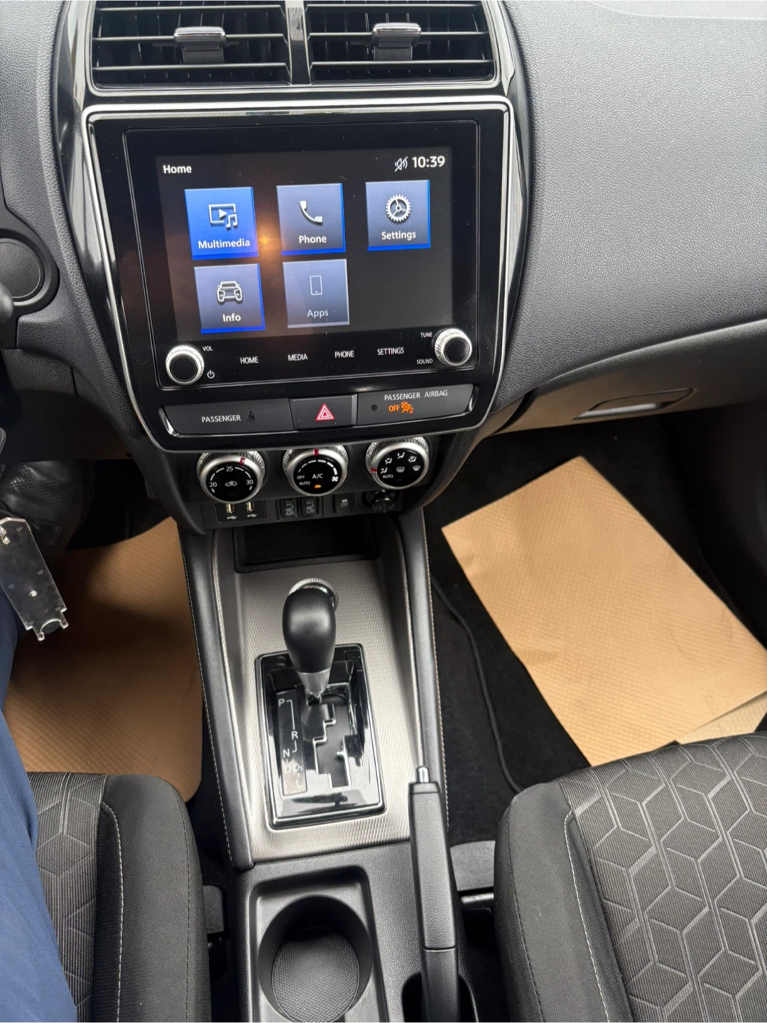 Mitsubishi RVR White SUV - photo 5