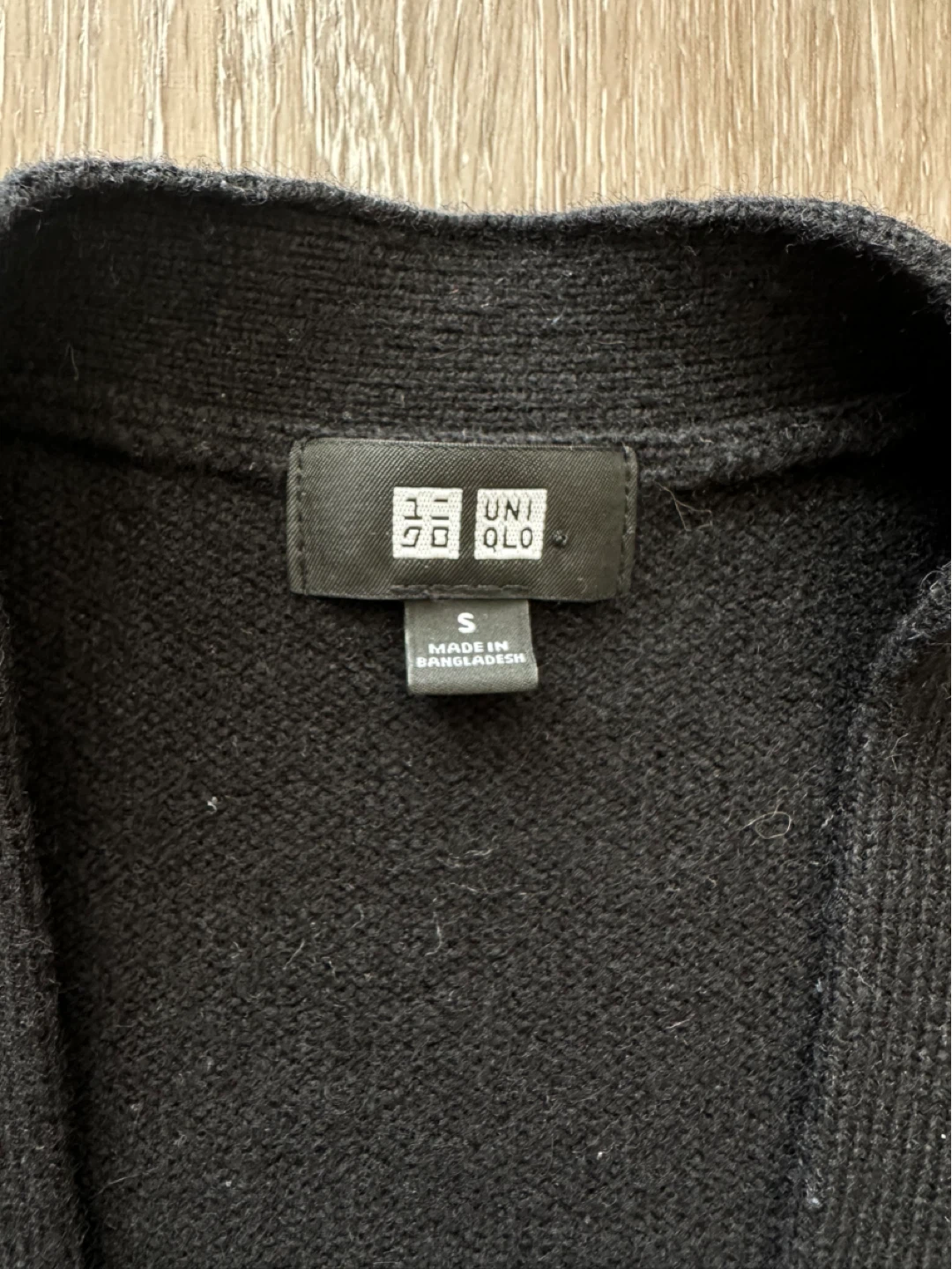 Uniqlo 100% Wool Black Cardigan S - photo 2
