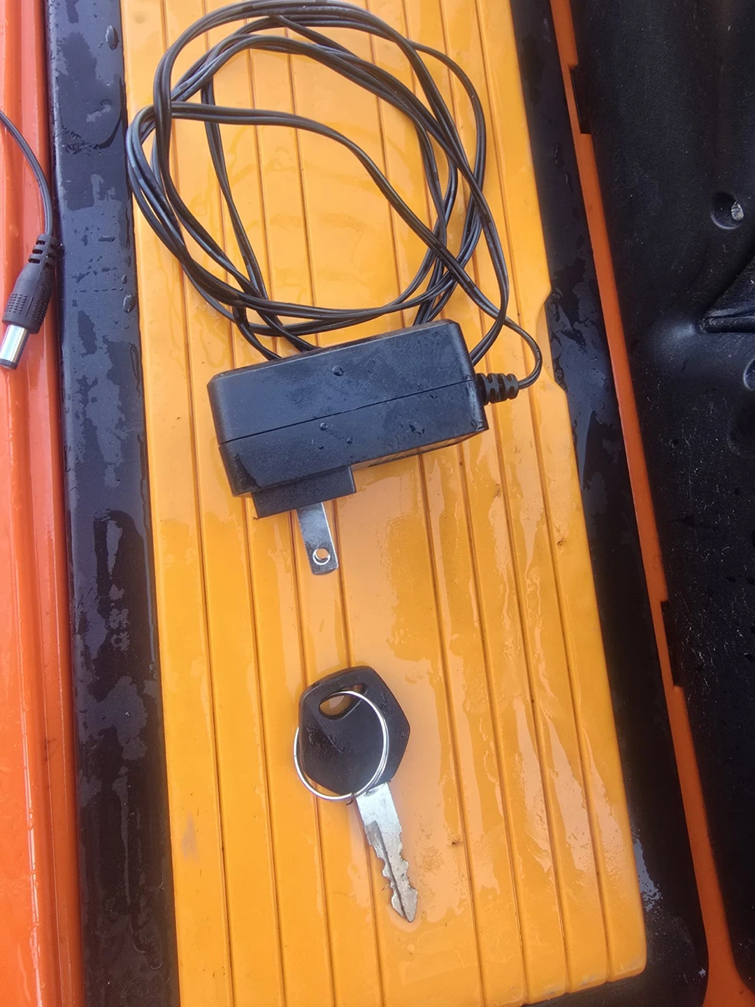 Kids Ride-on Electric Jeep Orange - photo 3