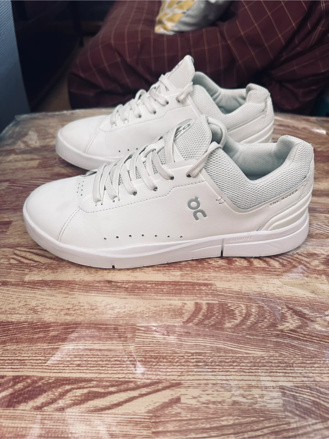 On The Roger Advantage White Sneakers - photo 3